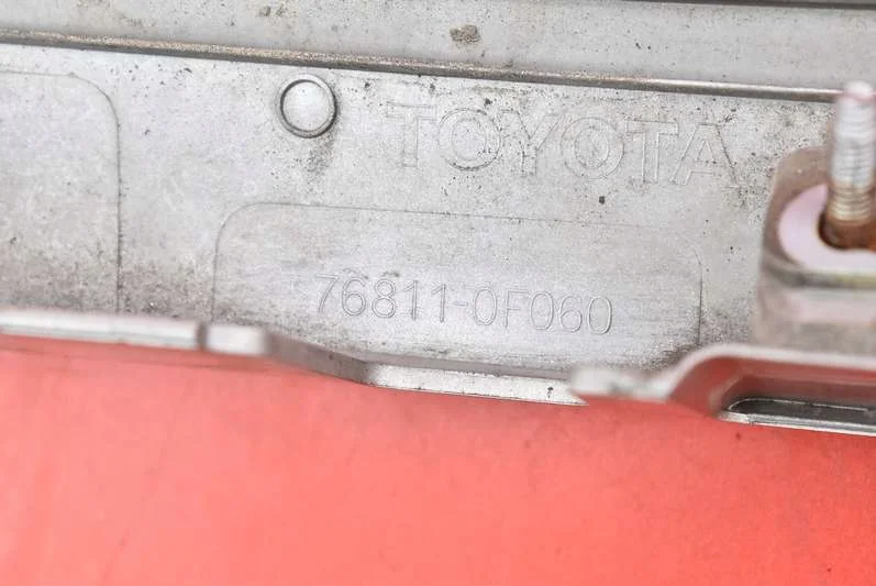 Blende Klappe Hinten Silber Toyota Verso 09-13 image 8