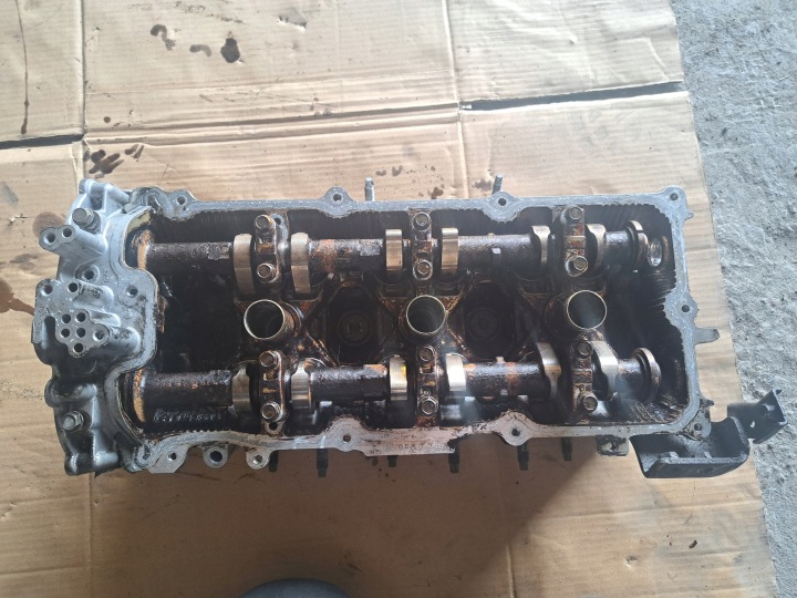 NISSAN VQ35 3.5 V6 Sylinterikansi L-CD7