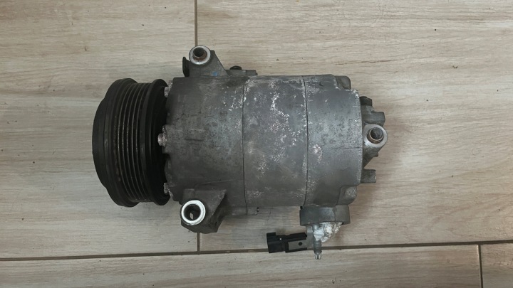 AC Compressor C1B1-19D629-AE Ford Fiesta MK7