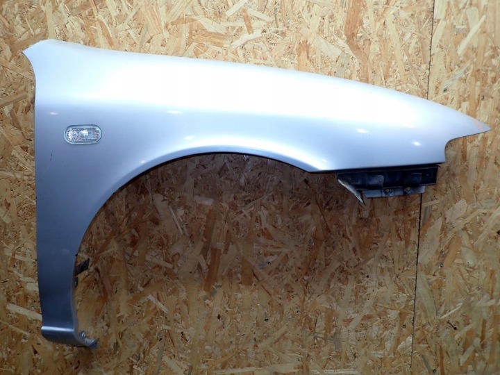 Etulokasuojan oikea etuosa SEAT TOLEDO 2 II LEON 1 1M 1998-2006R LS7W