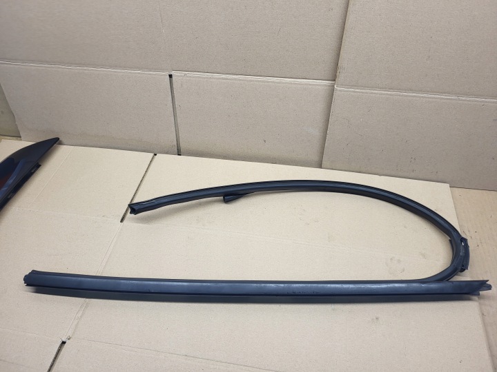 TOYOTA SUPRA GR MK5 19-23 Dachdichtung links 8811005L