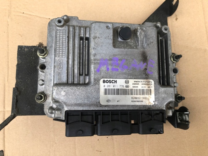 Moottorin ohjainyksikkö Renault Megane II 02-05 1.9 DCI 0281011776