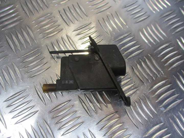 Polttoaineen täyttöaukon toimilaite Mercedes Vaneo W414 1.7 CDI A4148000051