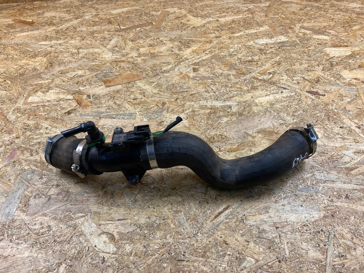 Ford H1B1-6F073-FA Tubo de Aire Usado