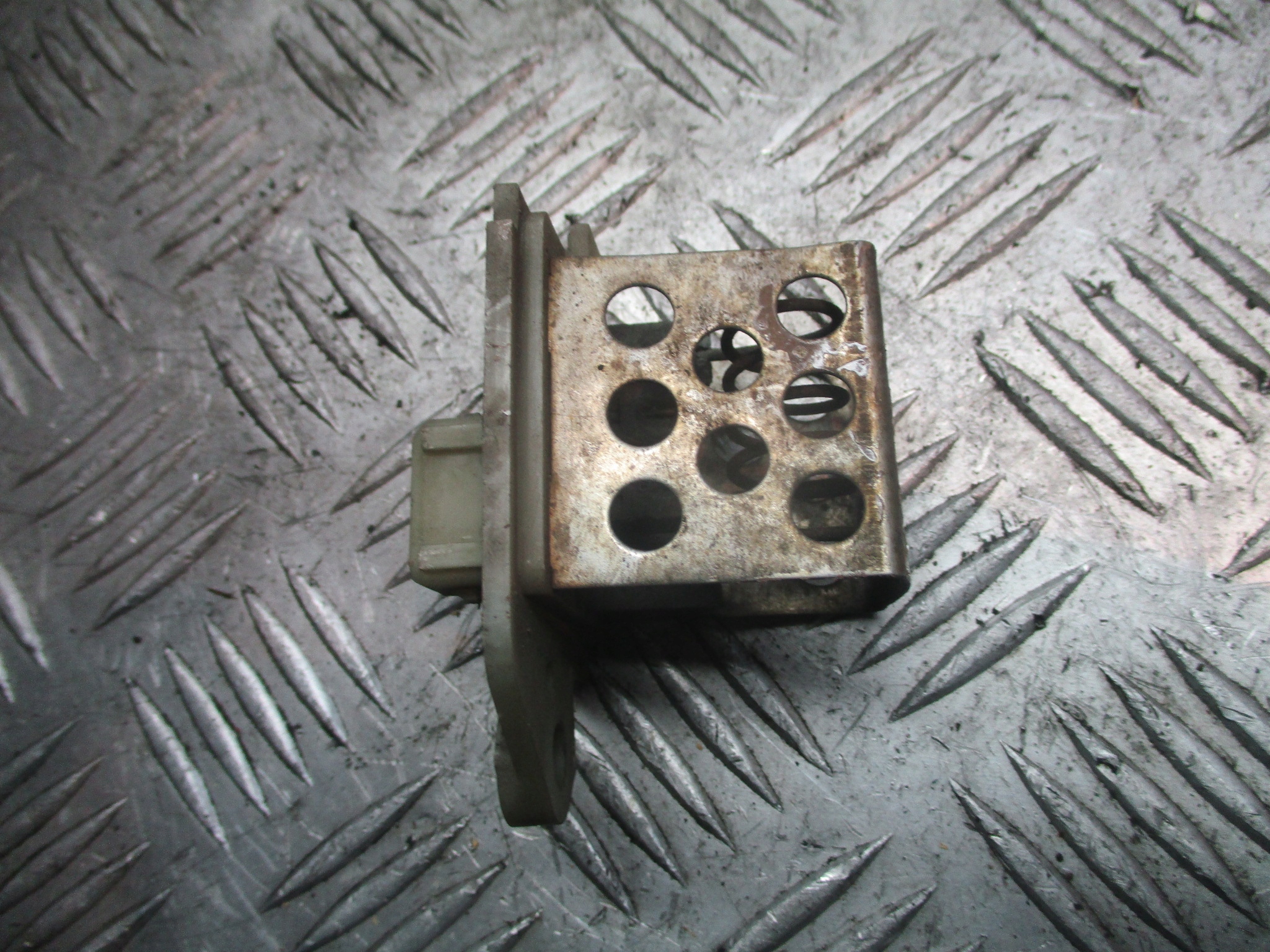 Radiator Fan Resistor Citroen C5 I 2.0 9641212680 image 3