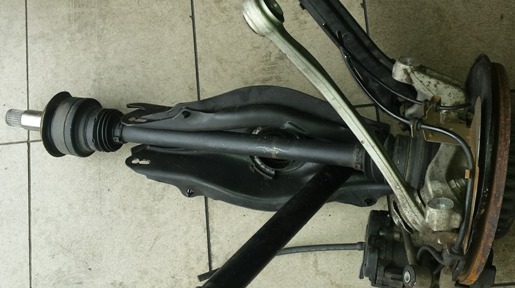 Mercedes W205 rear suspension