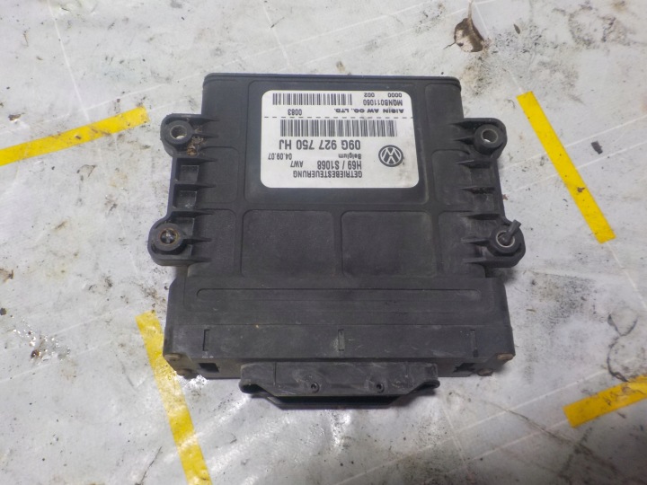 VW Passat B6 Sedan 2.0T 2007 Gearbox Control Unit 09G927750