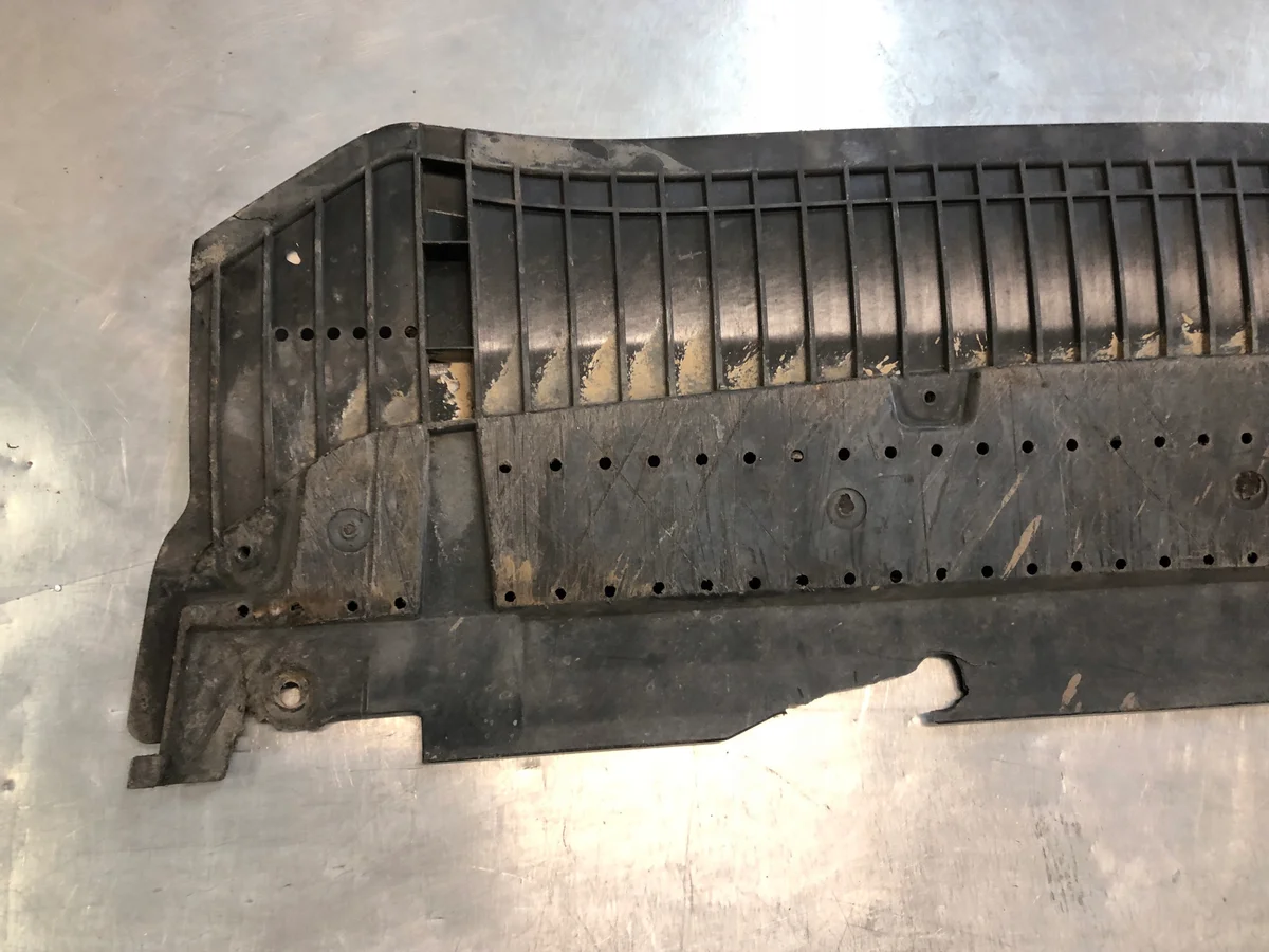 Audi OE 8T0807611A - Usado image 3