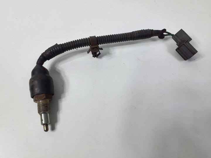 Honda Civic 1994 peruutusvalokytkin