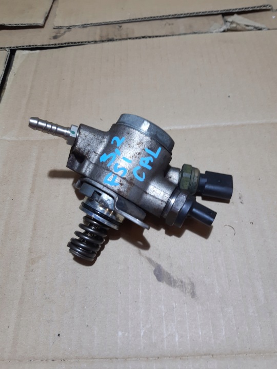 AUDI Q5 3.2 FSI CAL POLTTOAINEPUMPPU 06E906051K 06E127025N