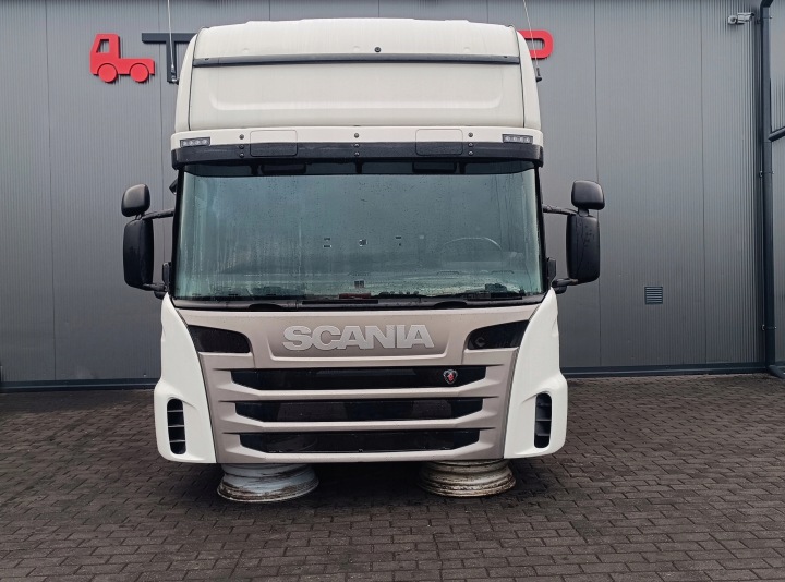 SCANIA TOPLINE R420 HPI ohjaamo