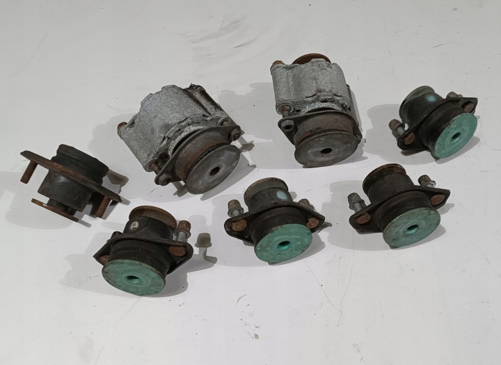 Ohjaamon kiinnitystyyny Ford F250 F350 F-250 F-350 2017-