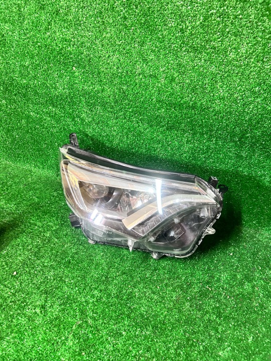 Right headlight Toyota RAV4 IV lift full LED 81145-42680 NR.R