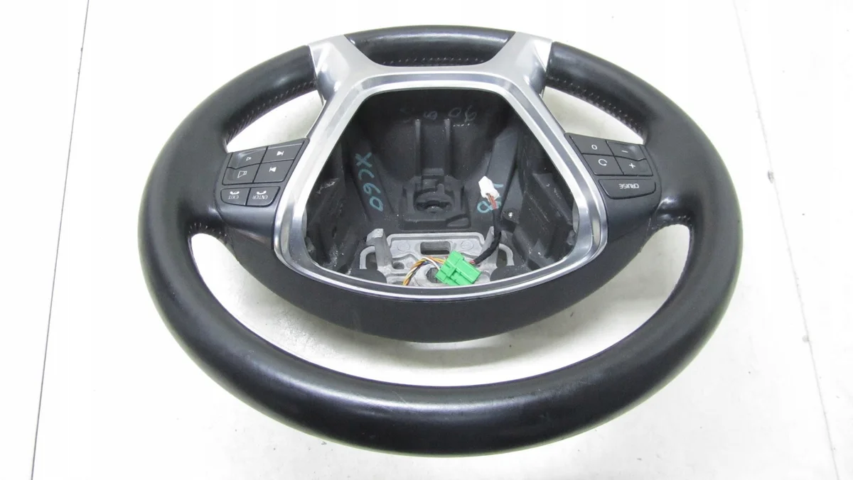 Volvo XC60 Multifunction Steering Wheel 08-13 image 7
