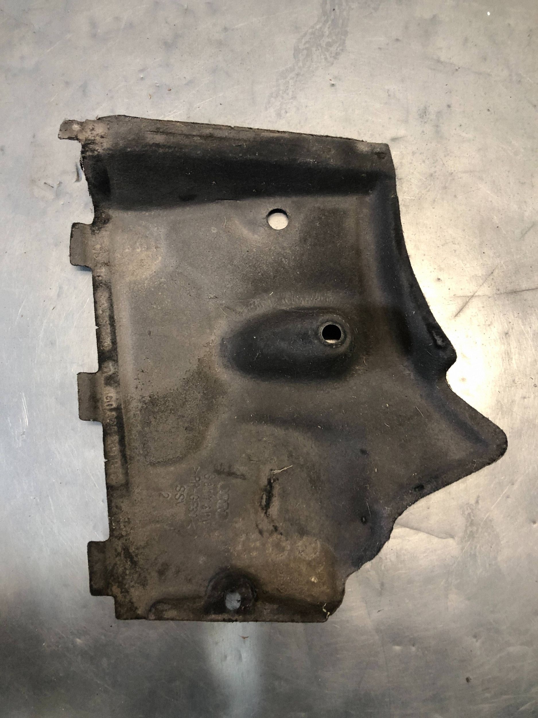 AUDI A6 4G CUBIERTA BAJO MOTOR IZQ DELAN 4G0825201B image 6