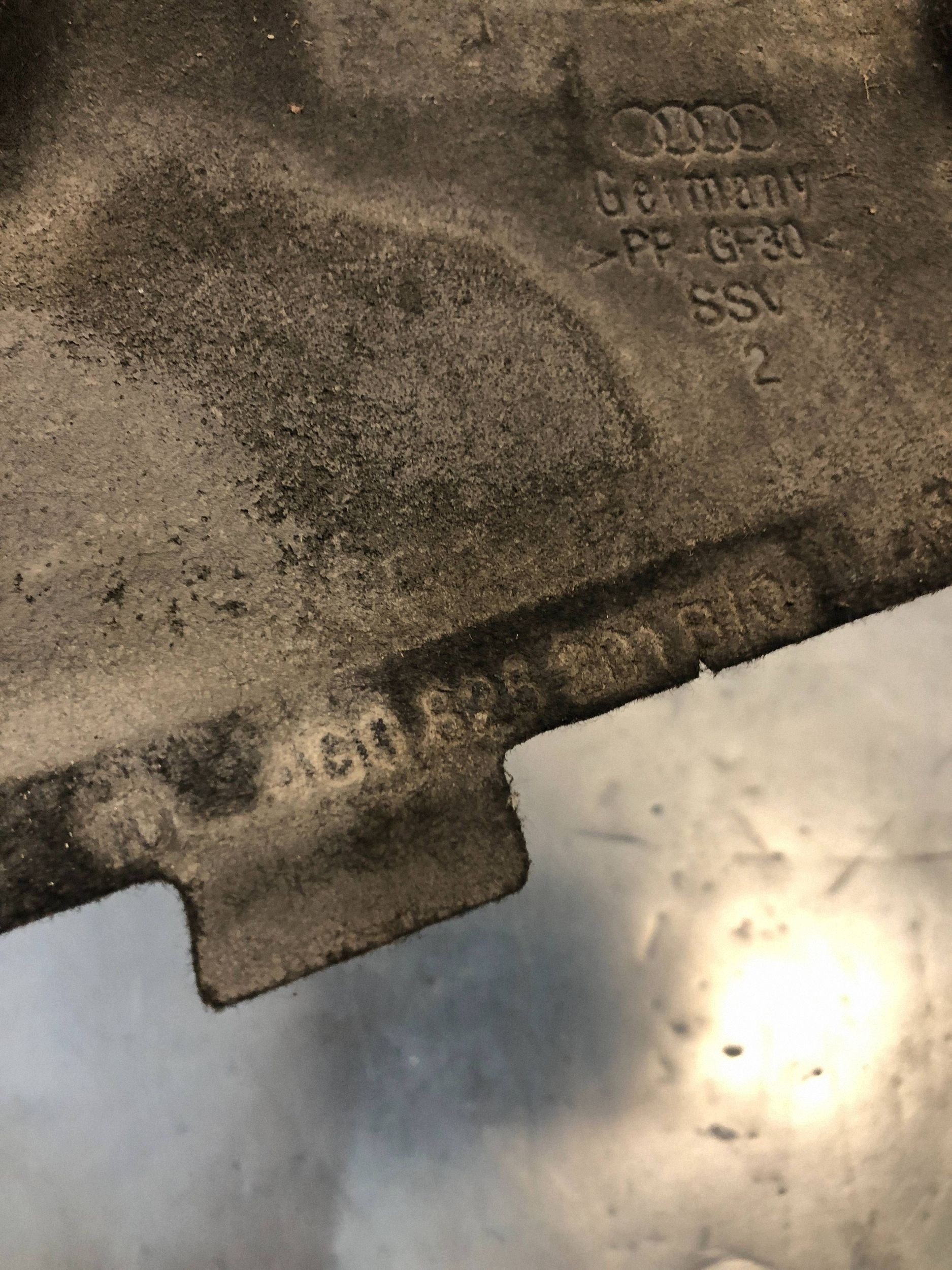 AUDI A6 4G CUBIERTA BAJO MOTOR IZQ DELAN 4G0825201B image 7
