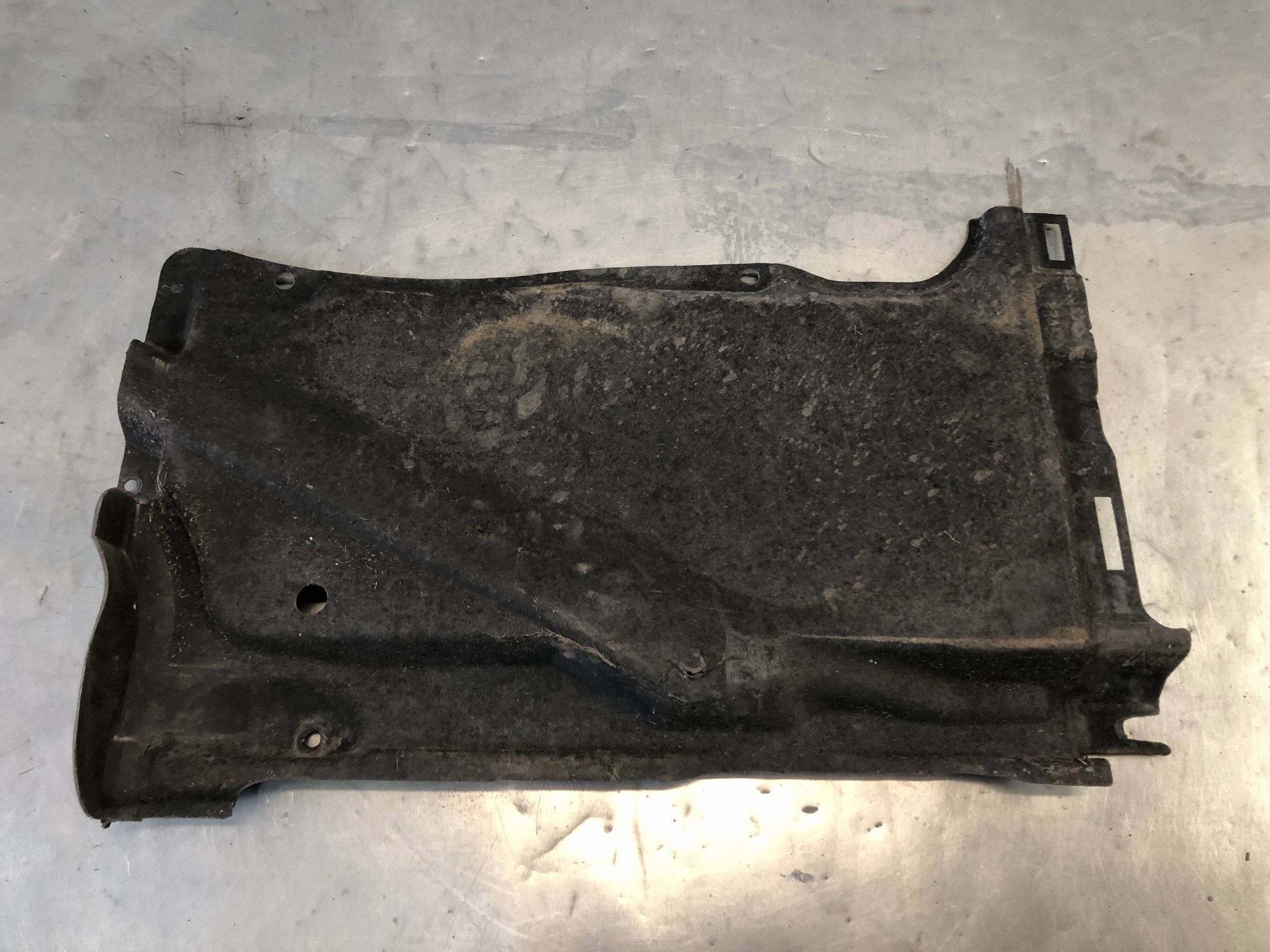 AUDI A6 4G CUBIERTA BAJO MOTOR IZQ DELAN 4G0825201B image 8