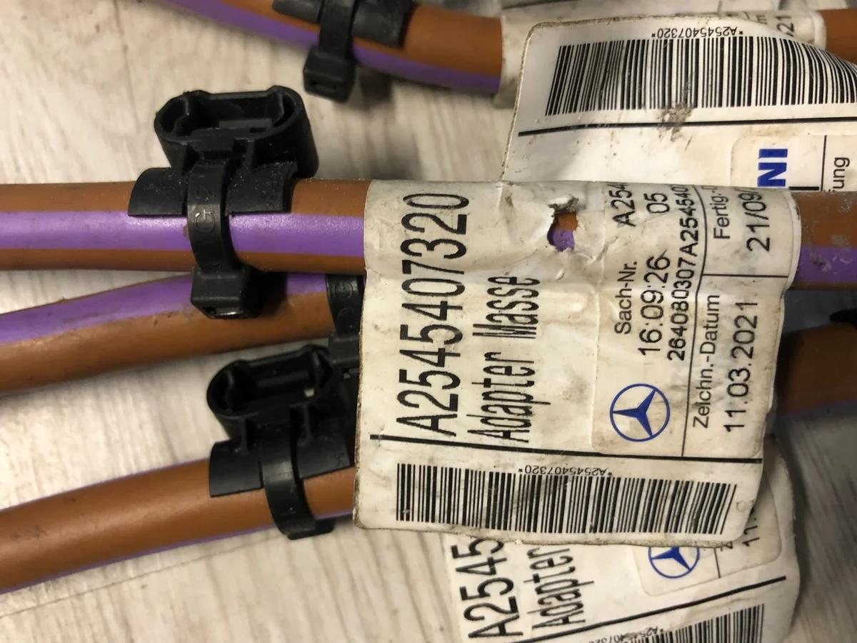 Mercedes W254 Batterikabel A2545407320 image 6