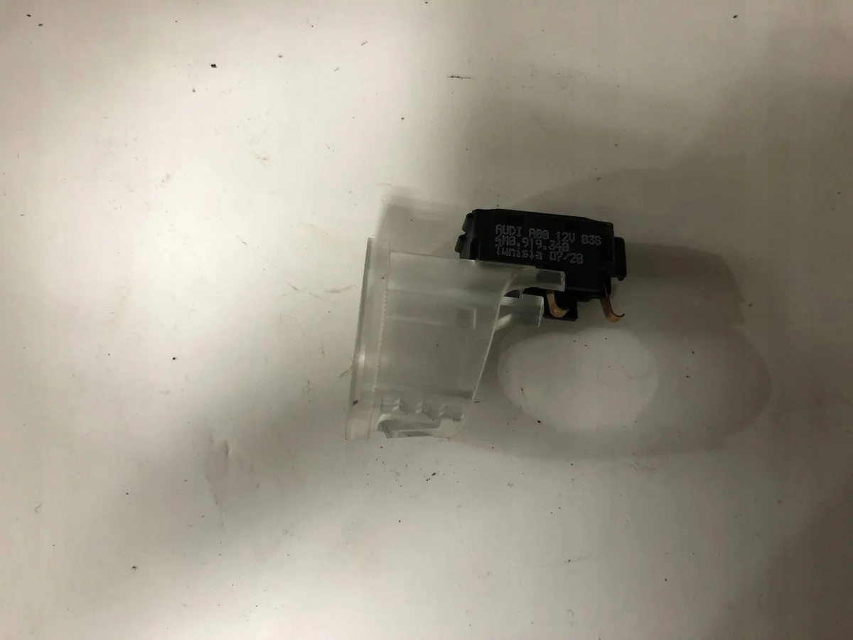Entrada Isqueiro Audi OE 4M0919340 Usado