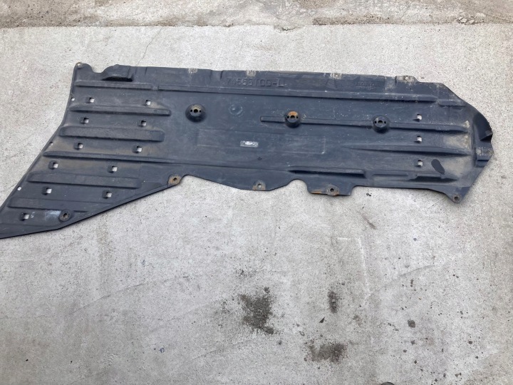 Alustan suojus vasen oikea Honda Civic X 17- 1.0 T
