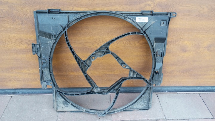 Ventilatorbehuizing-- BMW F20 F21 F22 F23 F30 F31 F32 F34 F36