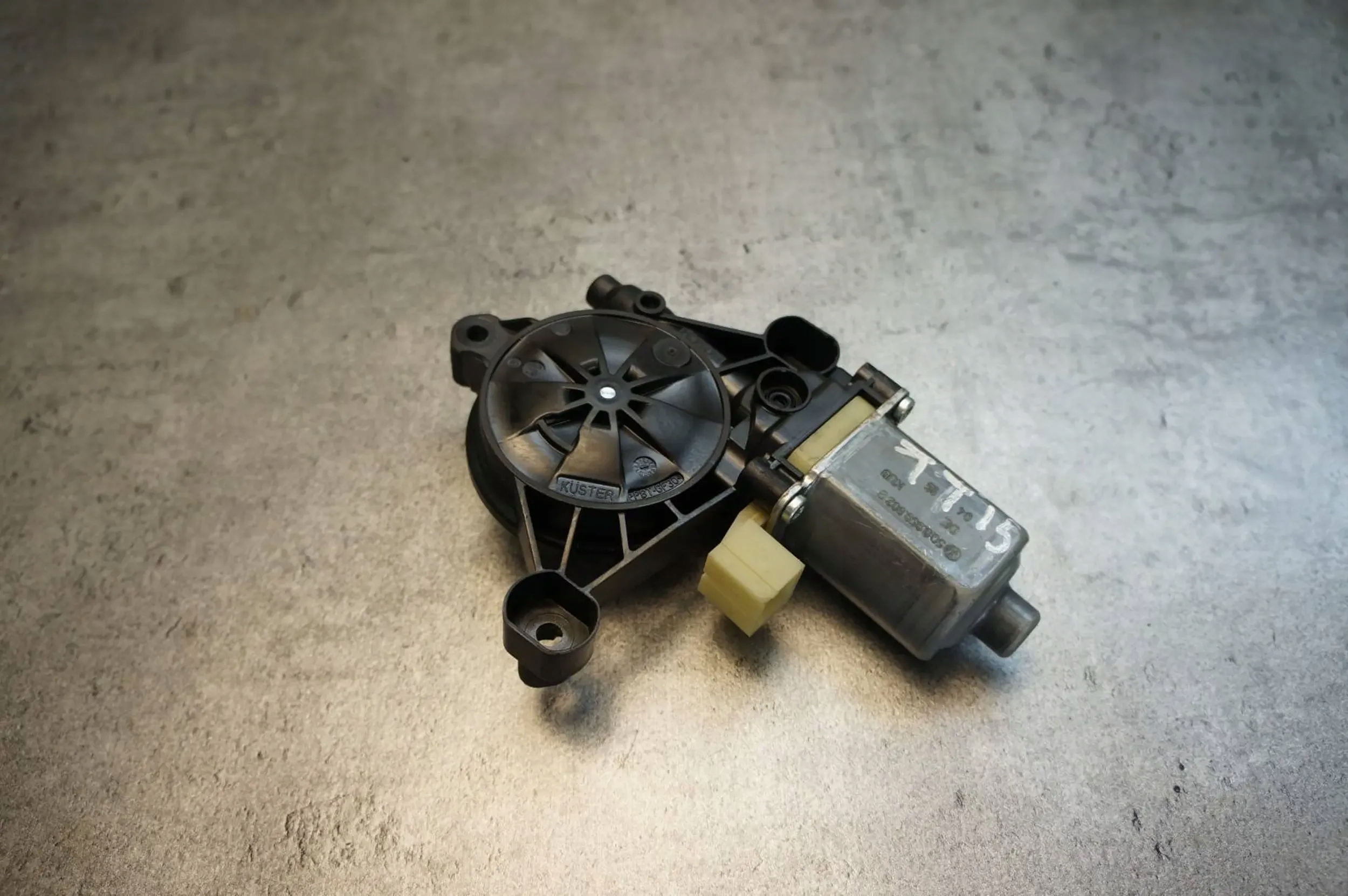 Motor elevalunas derecho delantero Audi TT Mk3 image 4