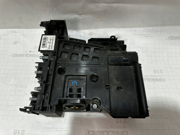 Mercedes C W204 akun moduuli A2045403850