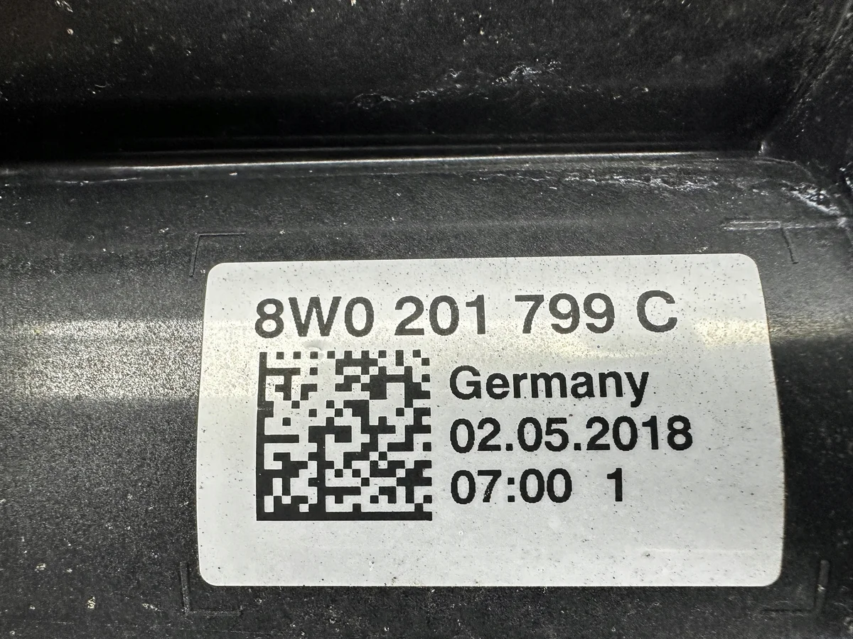 Audi A4 B9 A5 F5 8W 2.0TFSI hiilisuodatin