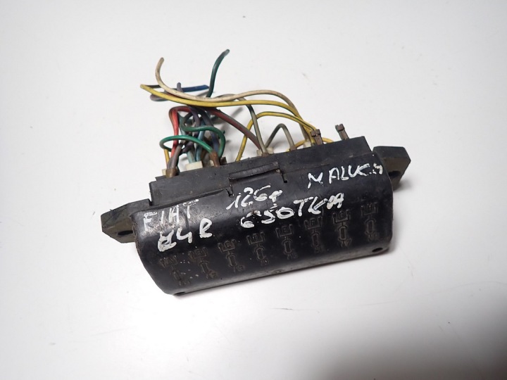 Sulakerasia pistorasia FIAT 126P 650 84R