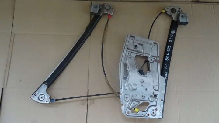 BMW E39 ruitbediener rechts voor 2 pins 67628360512