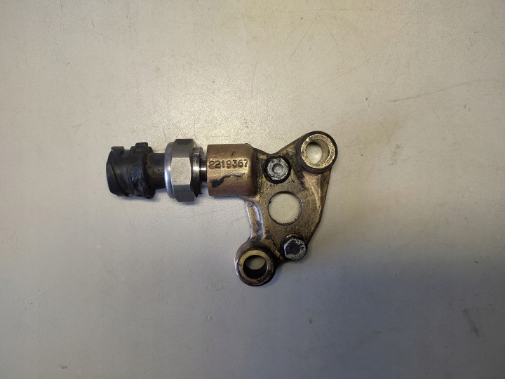 Öljynpaineanturin kotelo Retarder Vaihteisto Scania R 2219367