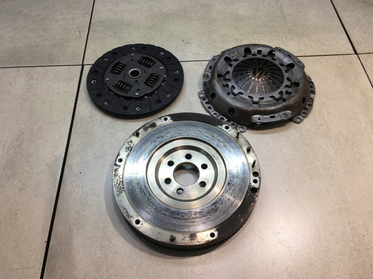 Pression d'embrayage Skoda Fabia I 1.4 16v image 2