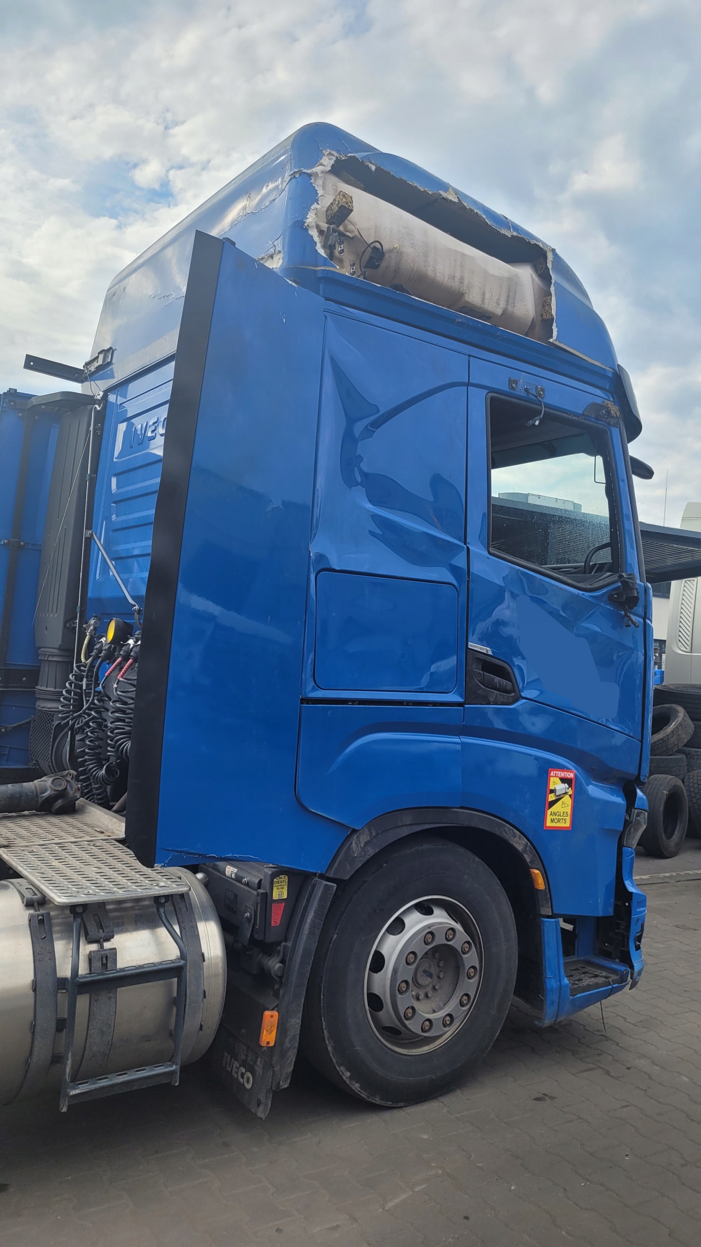 Cabine completa dormitório Iveco S Way 2020 image 6