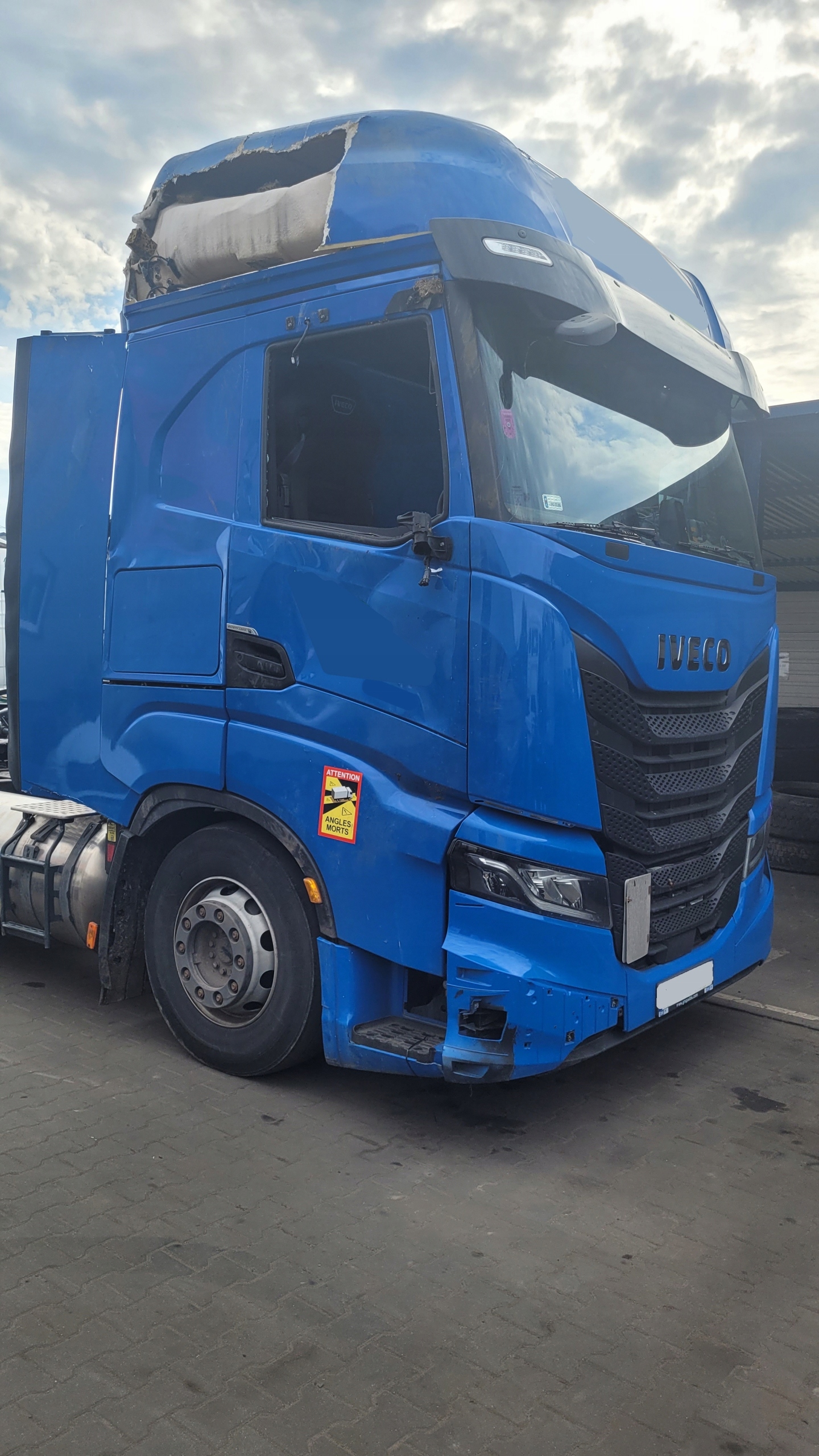 Cabine completa dormitório Iveco S Way 2020 image 7