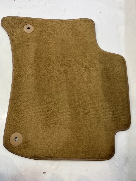 Matto oikea taka Porsche Cayenne II 7P 7P5858589C