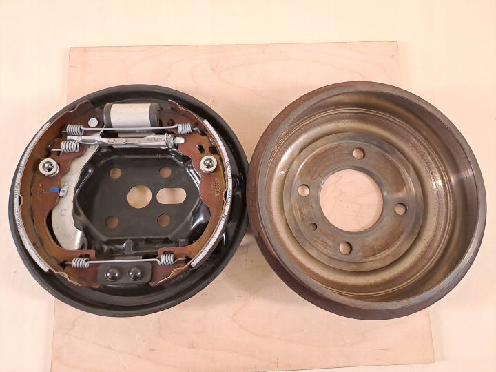 CORSA F 21r Tambour mâchoires protection kit arrière droit
