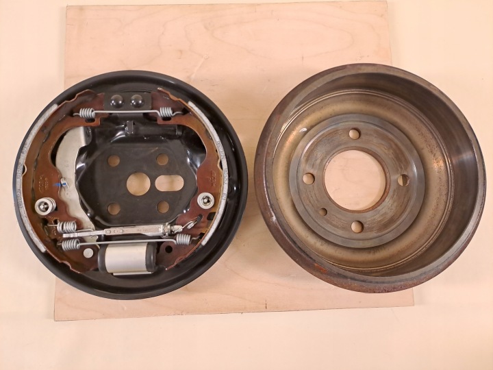 CORSA F 21r Tambour mâchoires protection jeu gauche arrière