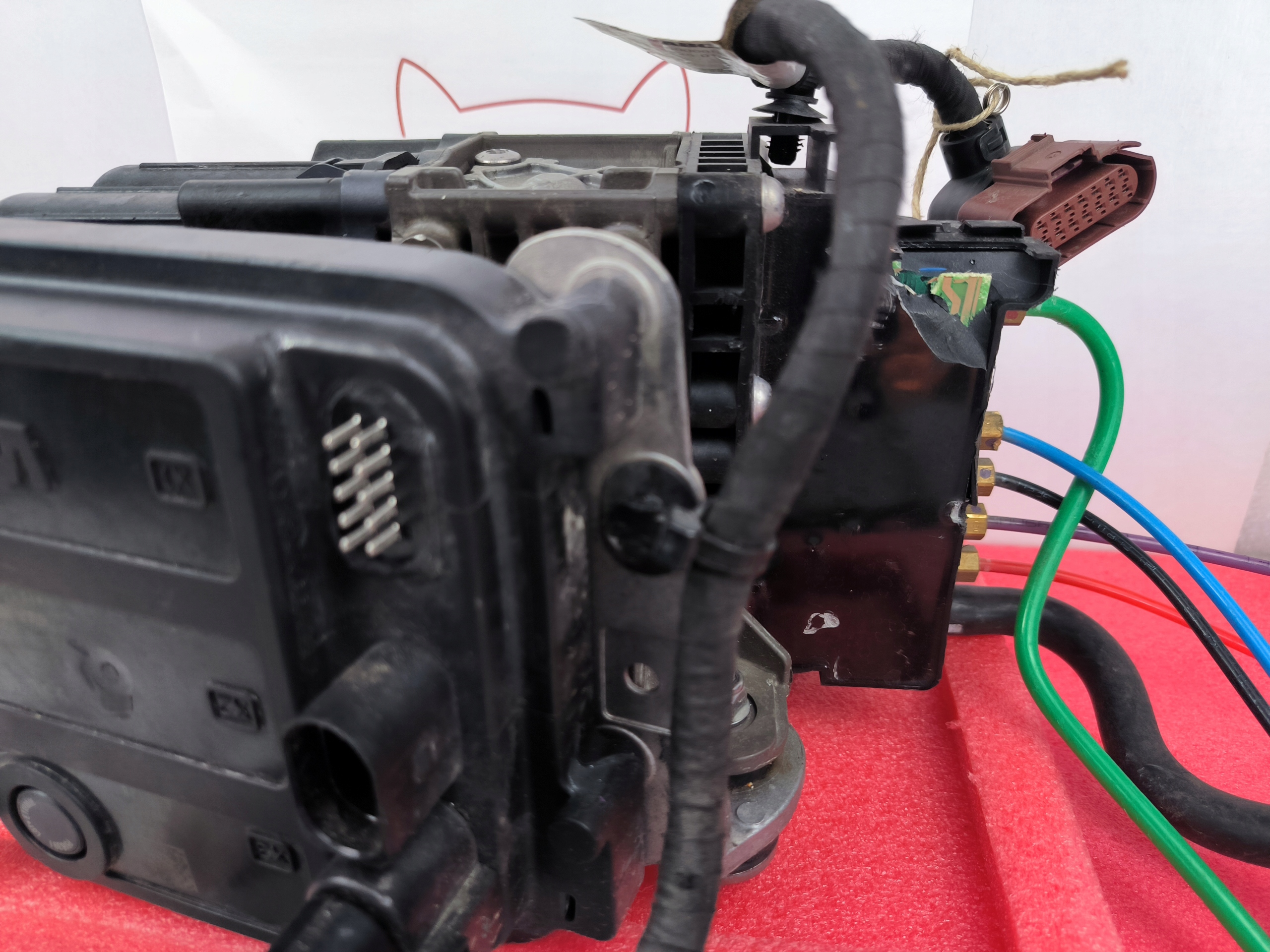 Porsche Kompressorpumpe Luftfederung WABCO 95C616005E image 4