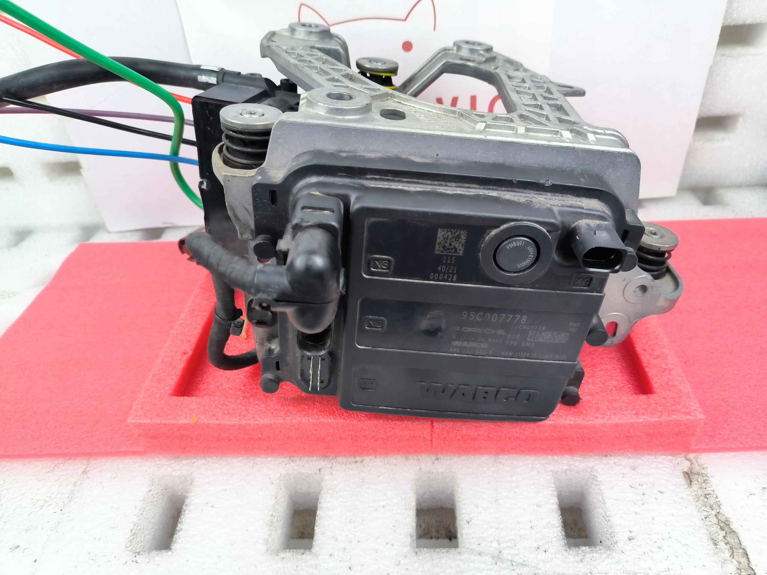Porsche Kompressorpumpe Luftfederung WABCO 95C616005E image 7