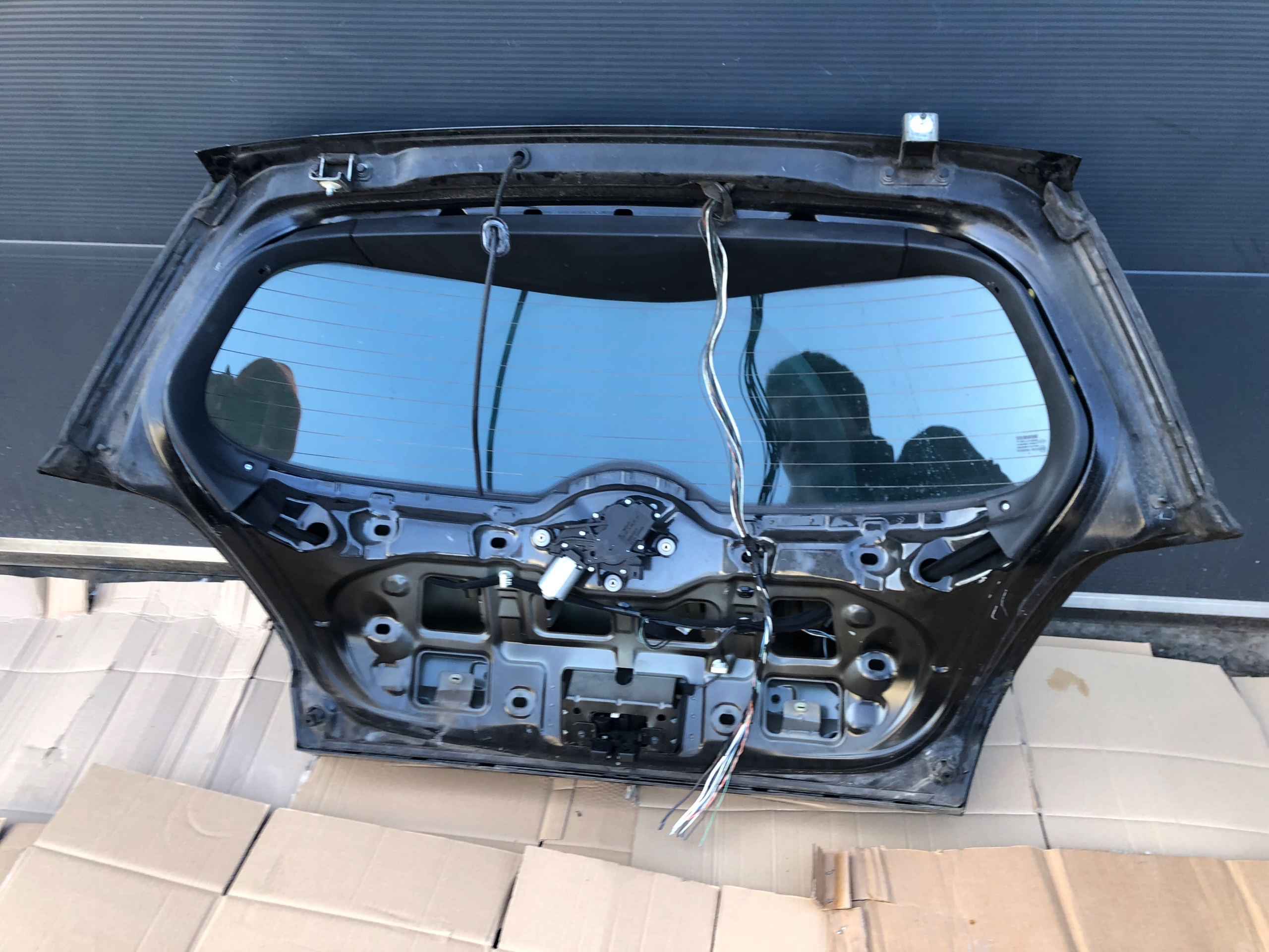 Rear Tailgate Hatch Glass Renault Megane II 2002-2005 Black 3dr image 5