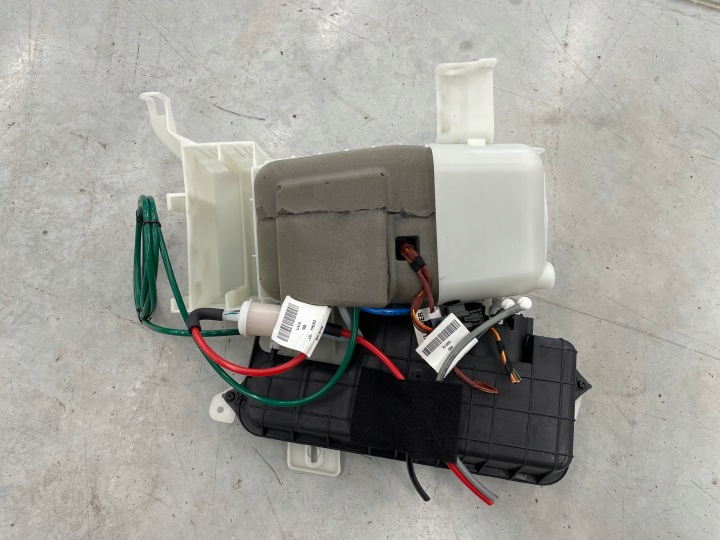Istuinpumppu Dynamic A0008004448 Mercedes W216 W221 nostosarja
