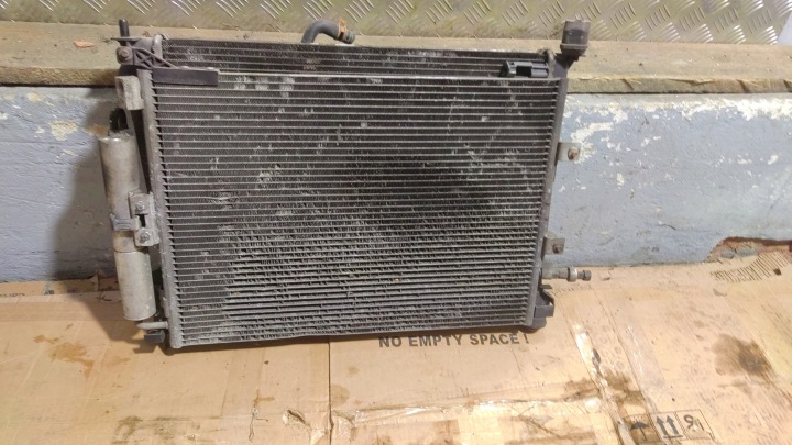 Radiador agua y clima Renault Clio III 8200688392 8200468913
