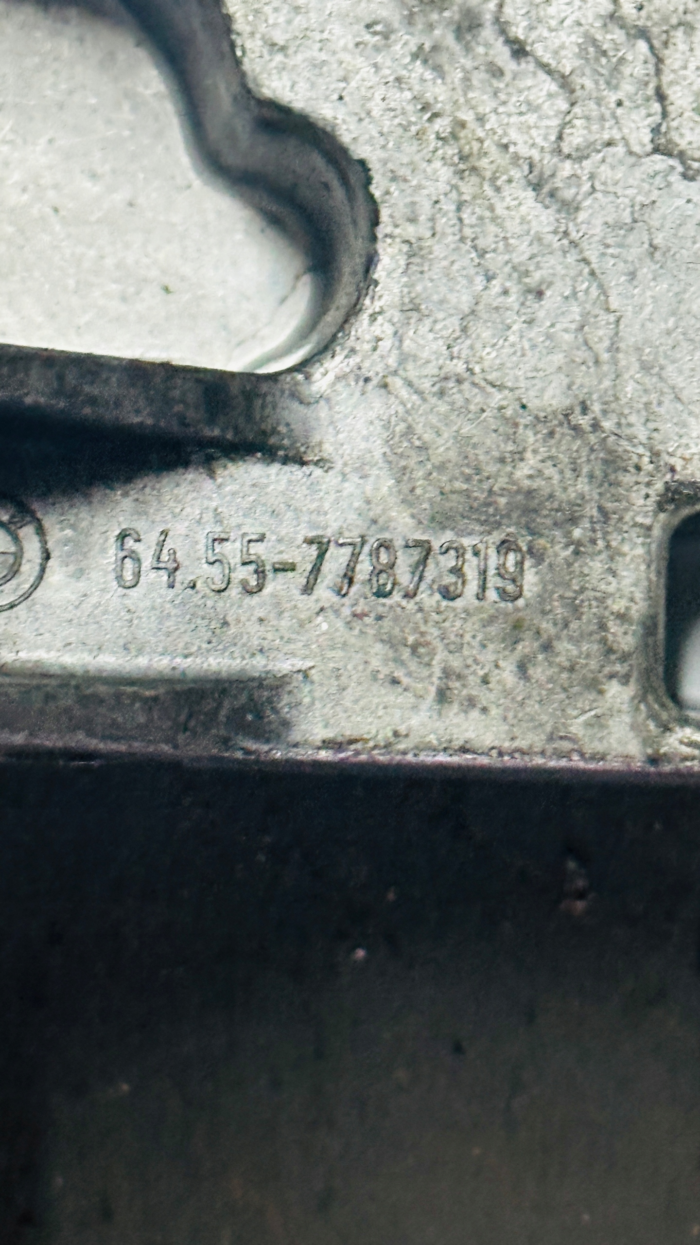 BMW OE 7787319 patte tendeur courroie compresseur clim. image 3