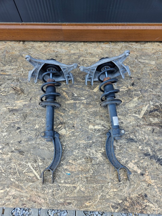 Shock Absorbers Audi A4 B8 A5 8T 2.0TDI 8K0413031BE Right Left