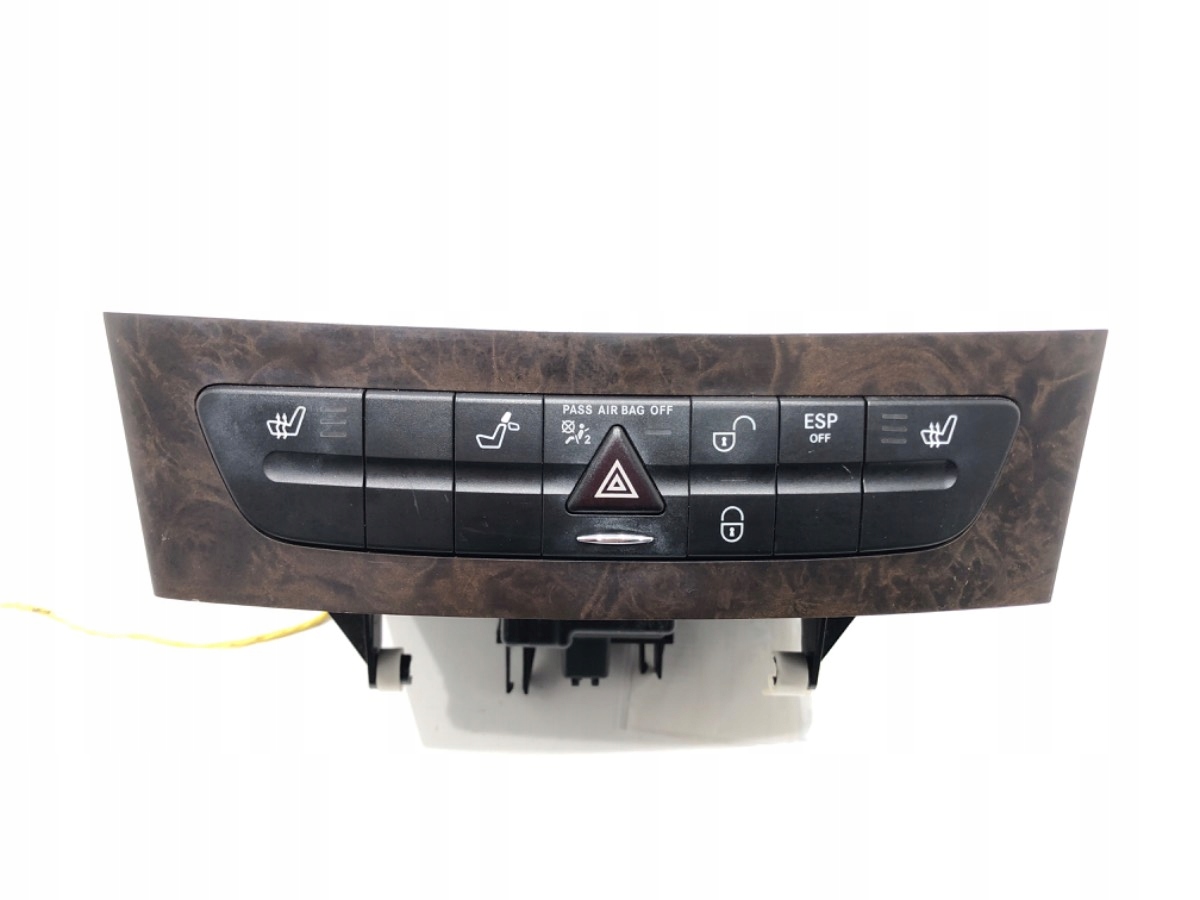 Interruptor luces emergencia Mercedes C219 A2196800752 04-11 image 2