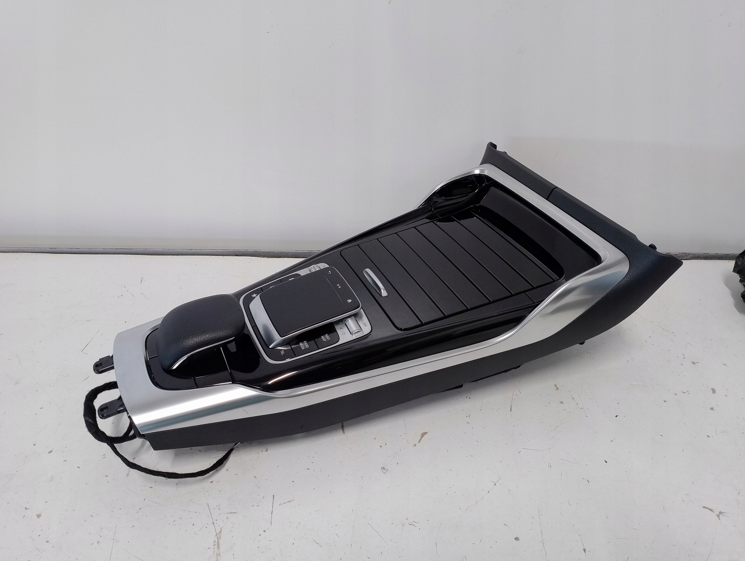Tunnelverkleidung Mercedes W177 A35 AMG A1776805701 A2479004103 A1779052404 Zierleiste image 2