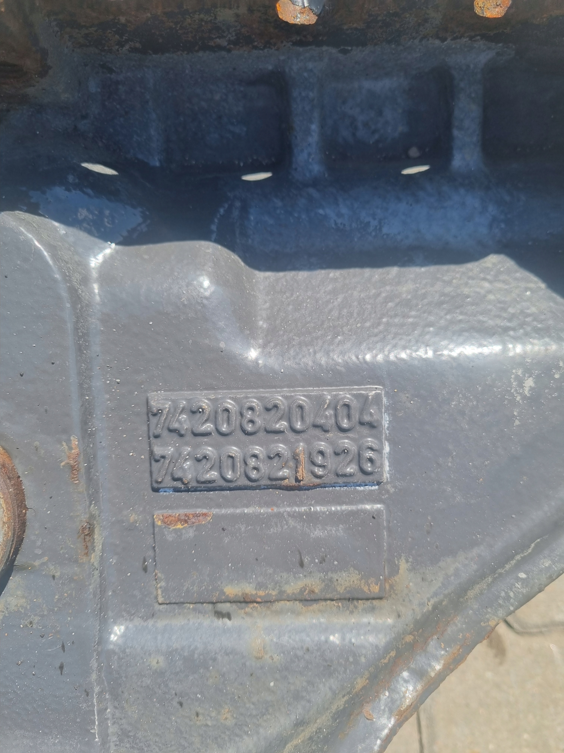 Suporte gancho esquerdo mola Renault Premium Lander Kerax DXi Volvo FE image 5