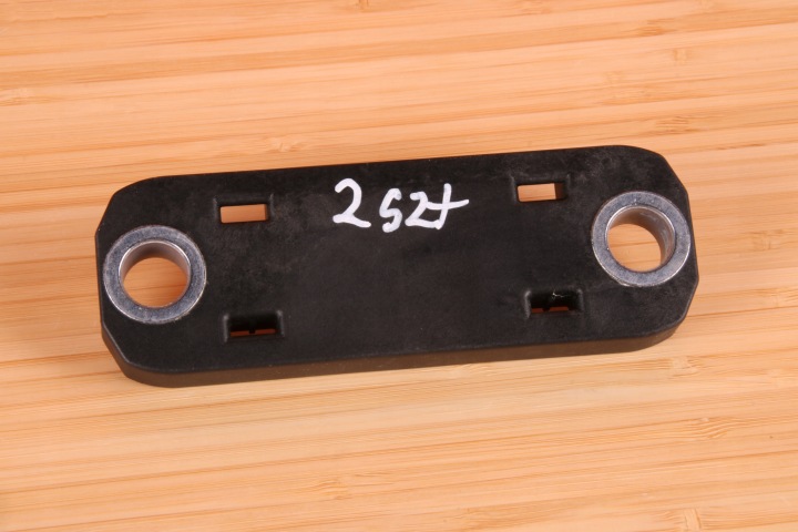 BMW X5 G05 X6 G06 X7 G07 Stabilisaattorin kiinnike etu 6896389