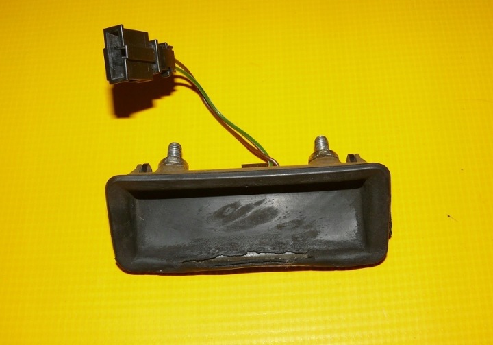 Mikrokytkin takaluukun avaukseen Skoda Fabia I Combi 6Y0827574C
