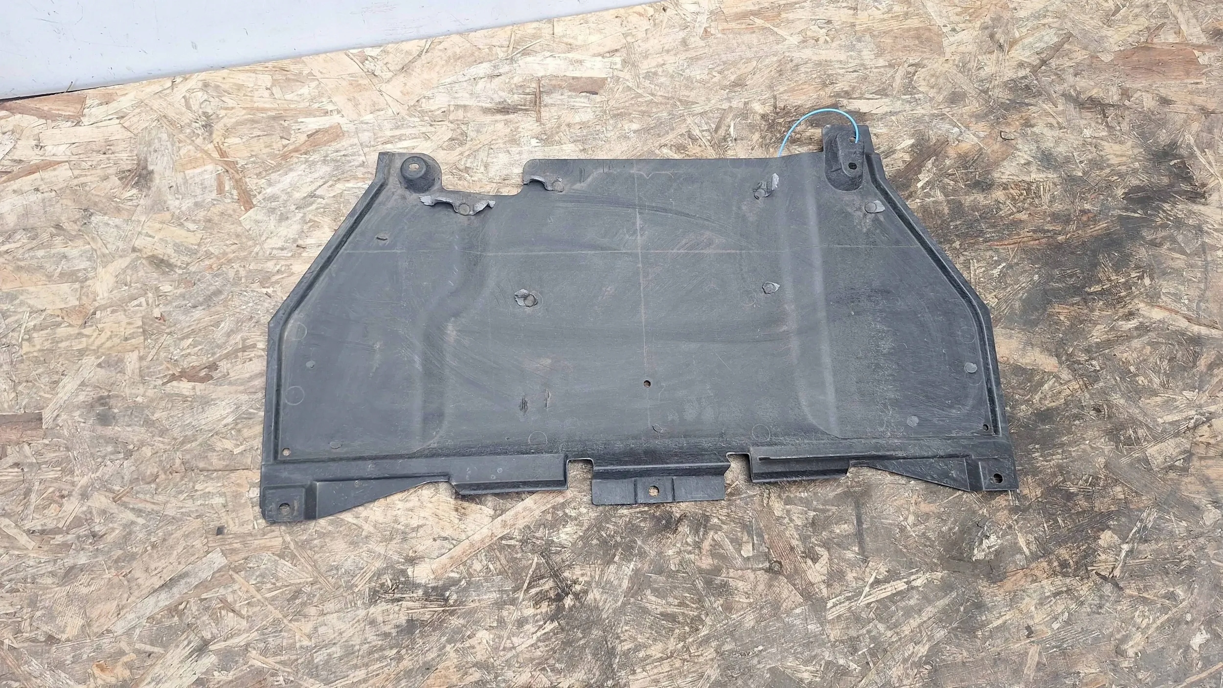 Cache sous moteur 4B0863822L Audi A4 B5 A6 C5 image 2